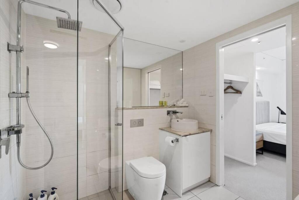 Lovely 2- Bedroom Rental Unit With Free Parking Brisbane Exterior photo