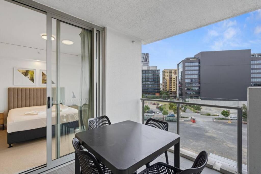 Lovely 2- Bedroom Rental Unit With Free Parking Brisbane Exterior photo